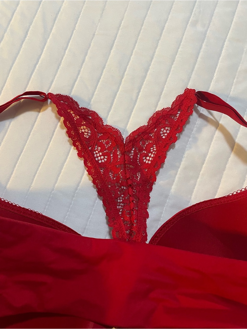 36DDD Victoria’s Secret Front Close Demi - Picture 2 of 4